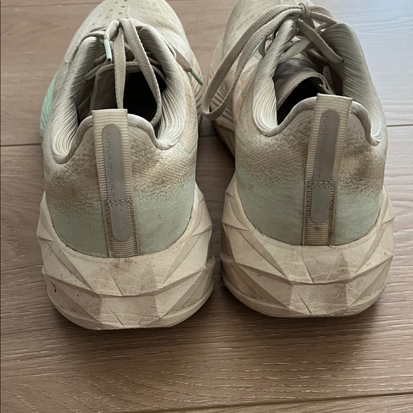 Women's ASICS NovaBlast 4 Athletic Shoes in Cream and Mint - Picture 4 of 8